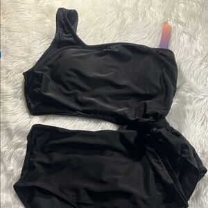 Elegant Black One-Shoulder Swimsuit